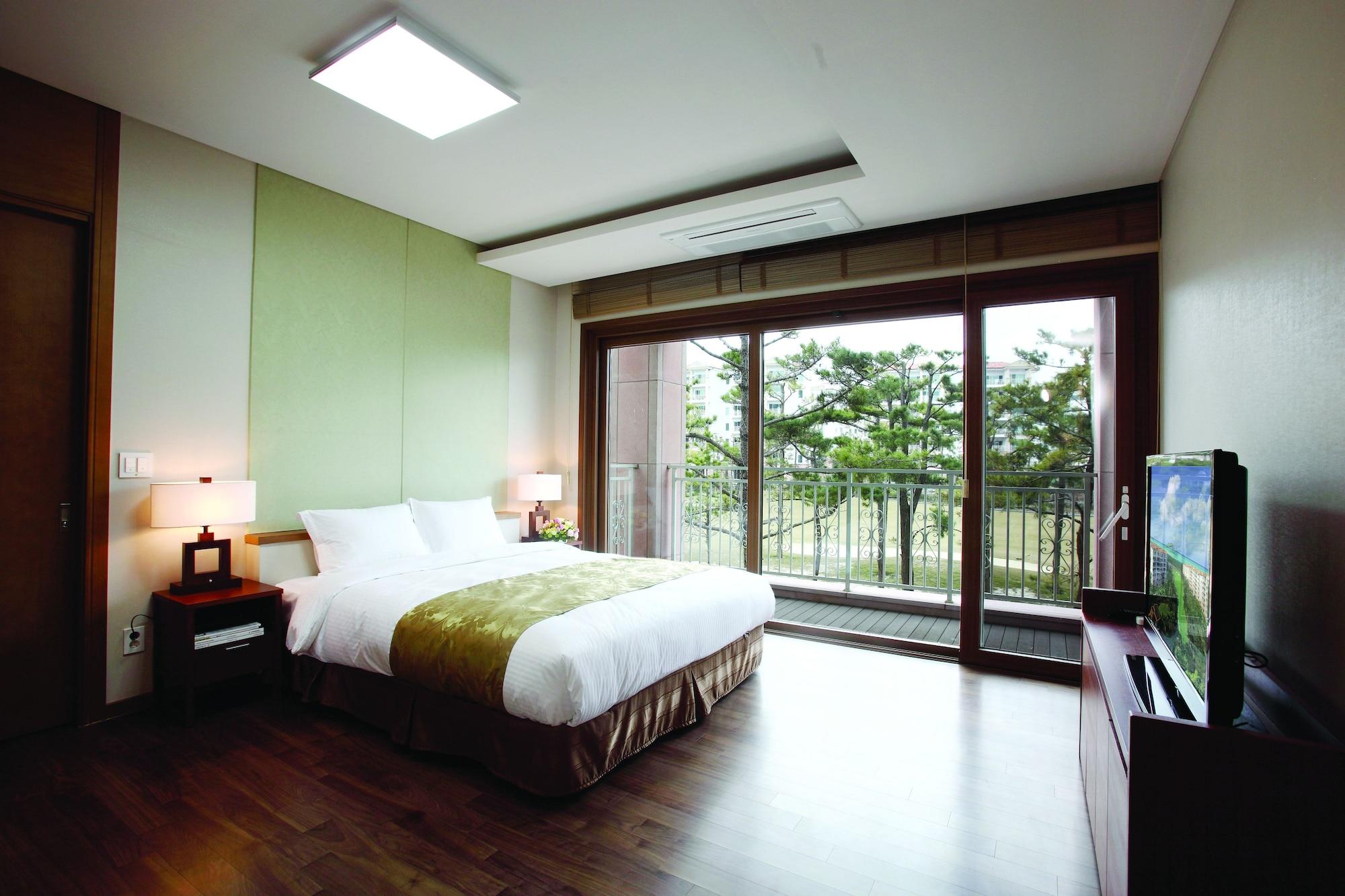 เจจูรอนโฮเต็ล Hotel เมืองเชจู ภายนอก รูปภาพ