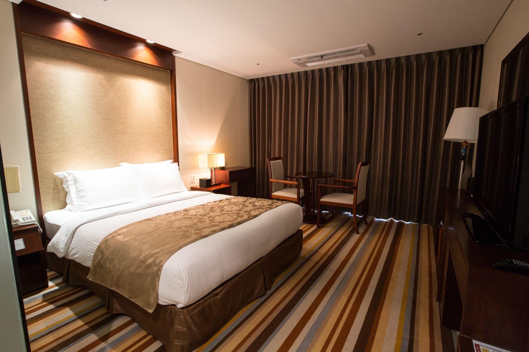 เจจูรอนโฮเต็ล Hotel เมืองเชจู ภายนอก รูปภาพ