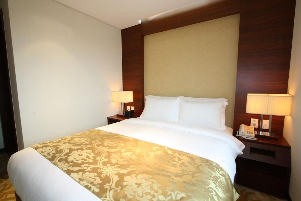 เจจูรอนโฮเต็ล Hotel เมืองเชจู ภายนอก รูปภาพ
