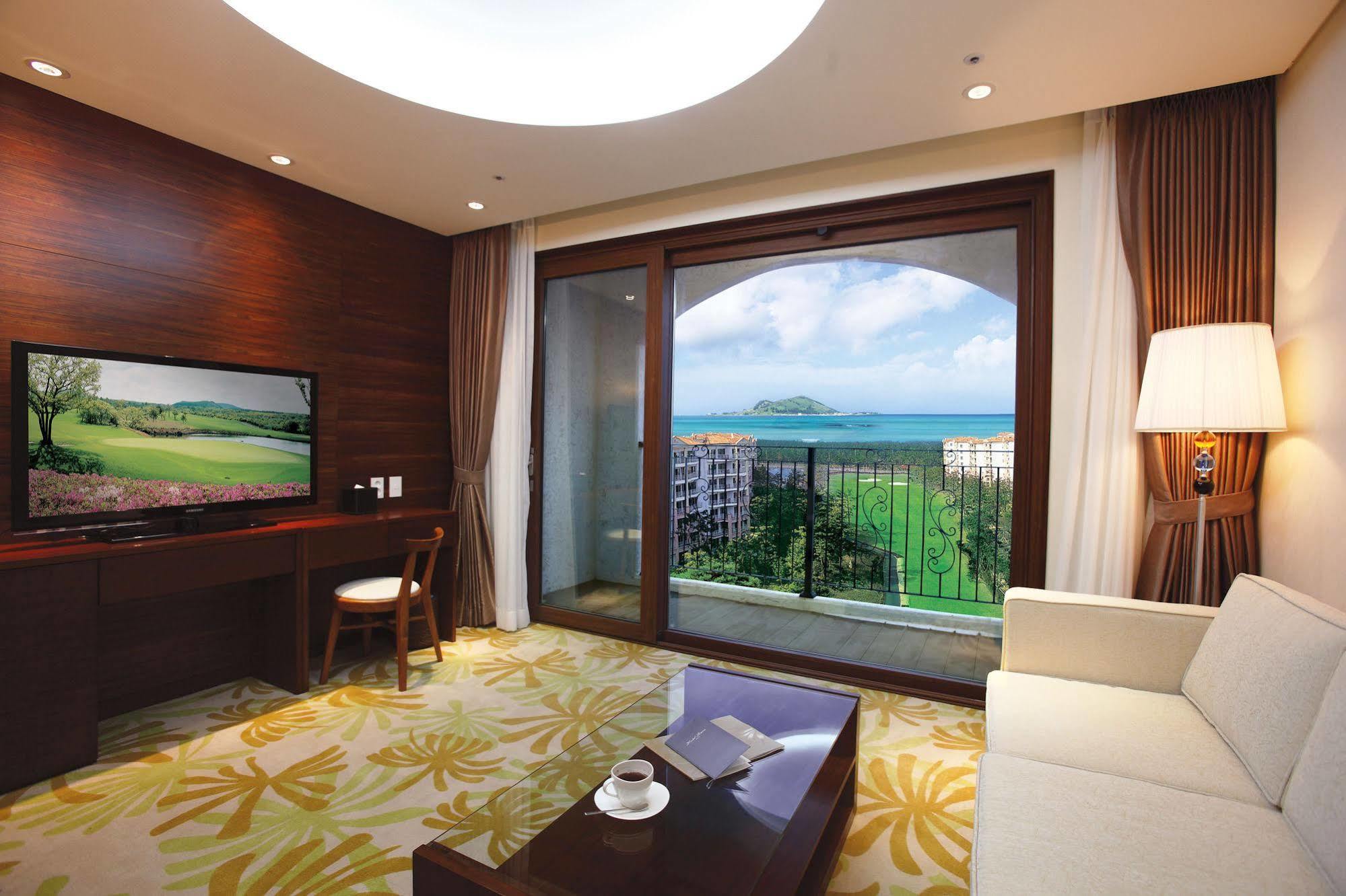 เจจูรอนโฮเต็ล Hotel เมืองเชจู ภายนอก รูปภาพ