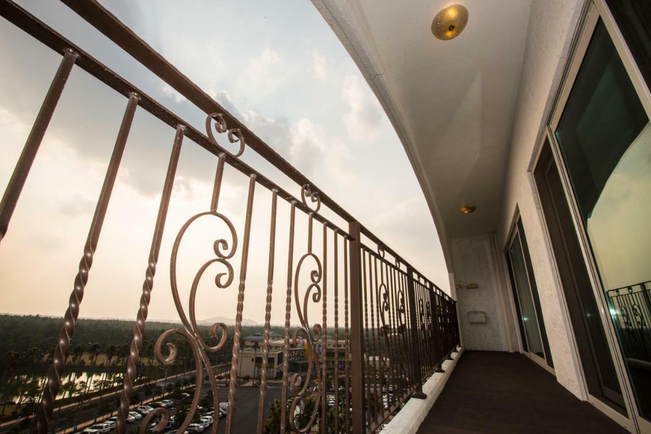 เจจูรอนโฮเต็ล Hotel เมืองเชจู ภายนอก รูปภาพ