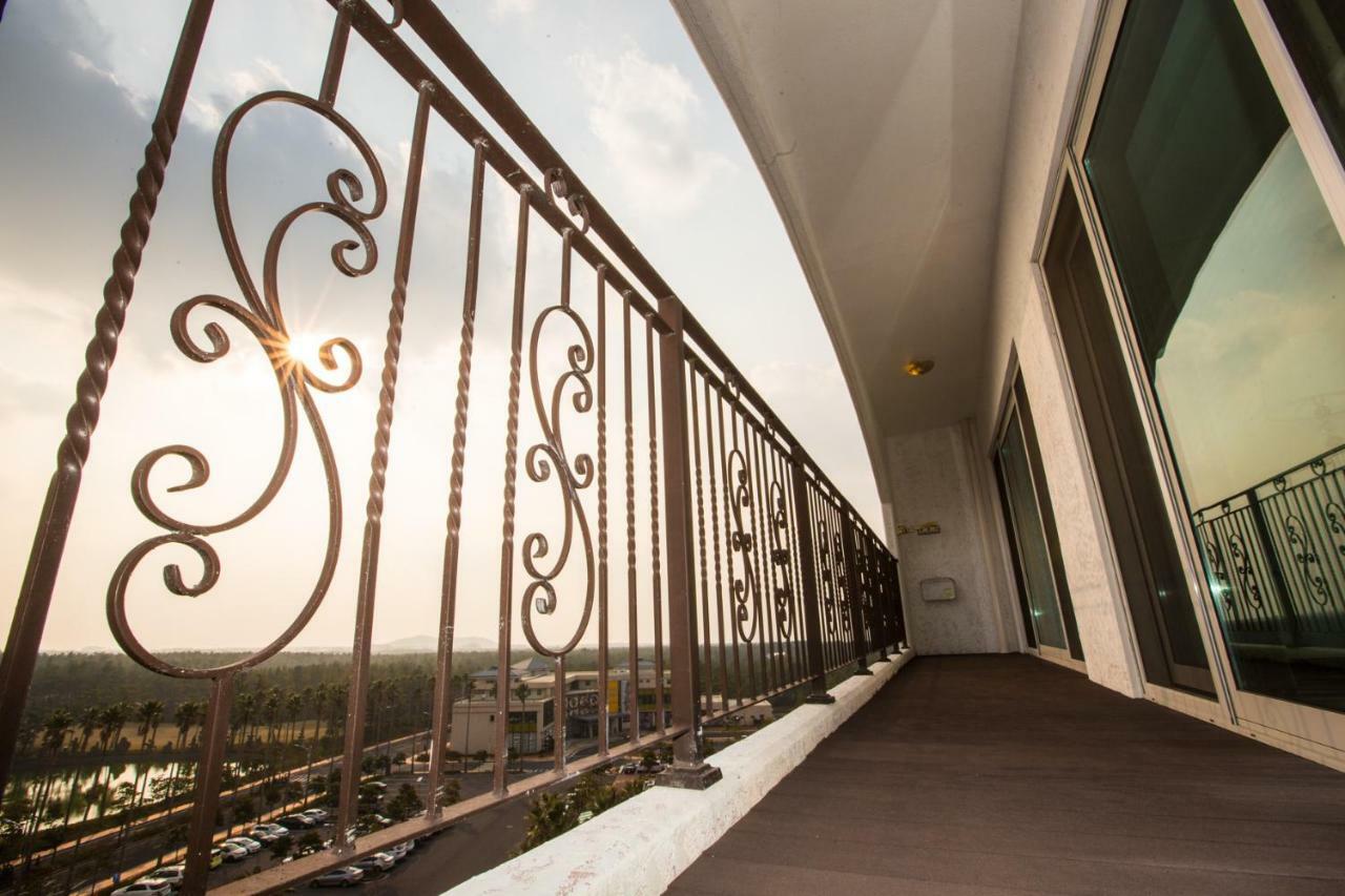 เจจูรอนโฮเต็ล Hotel เมืองเชจู ภายนอก รูปภาพ